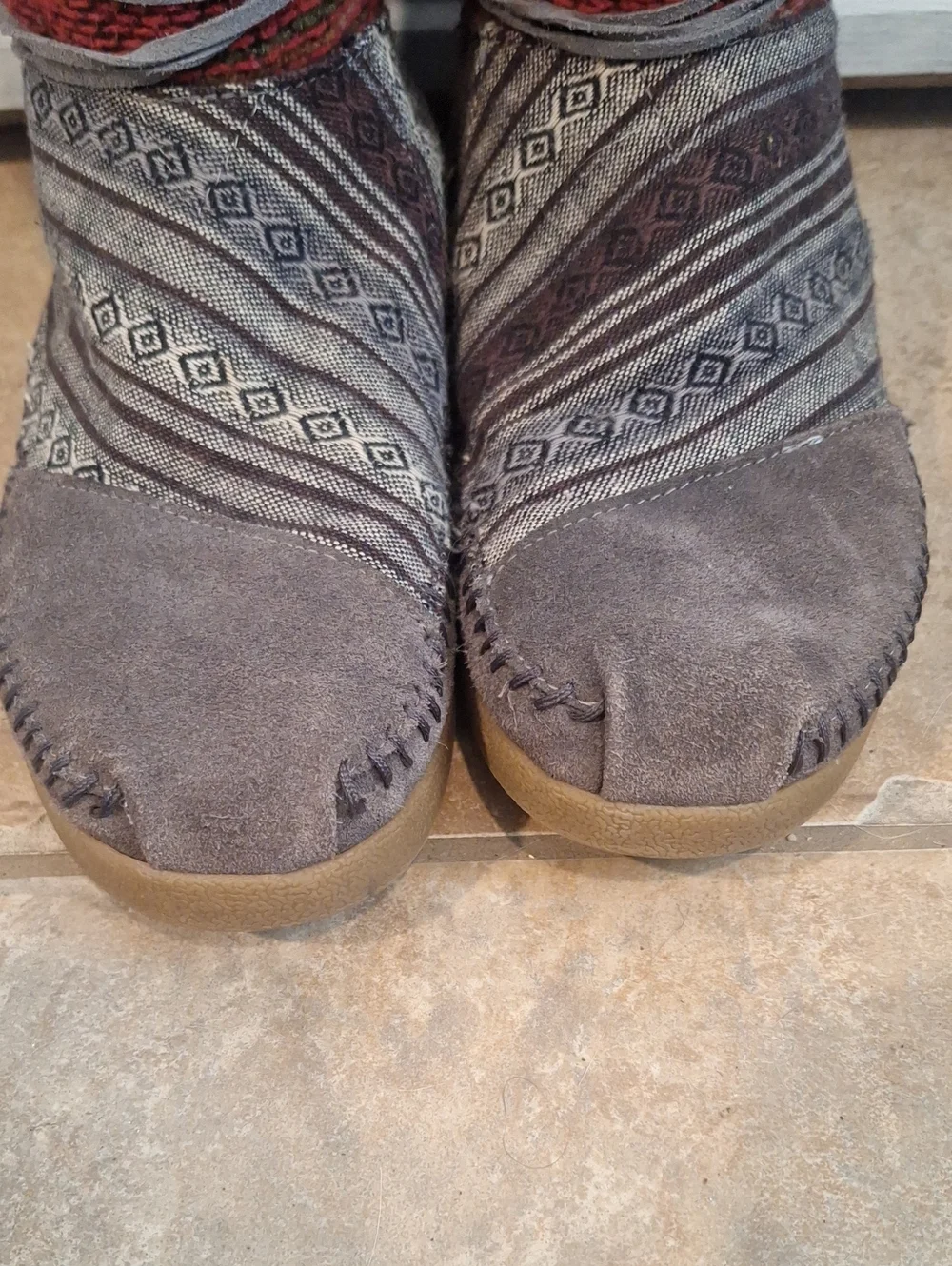 Tom's Nepal Winter Moccasin Pull On Boot 9.5 SZ
